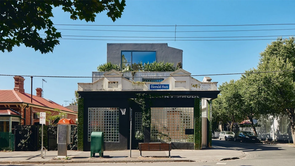 Melbourne’de eski köşe dükkânı aile evine dönüştü