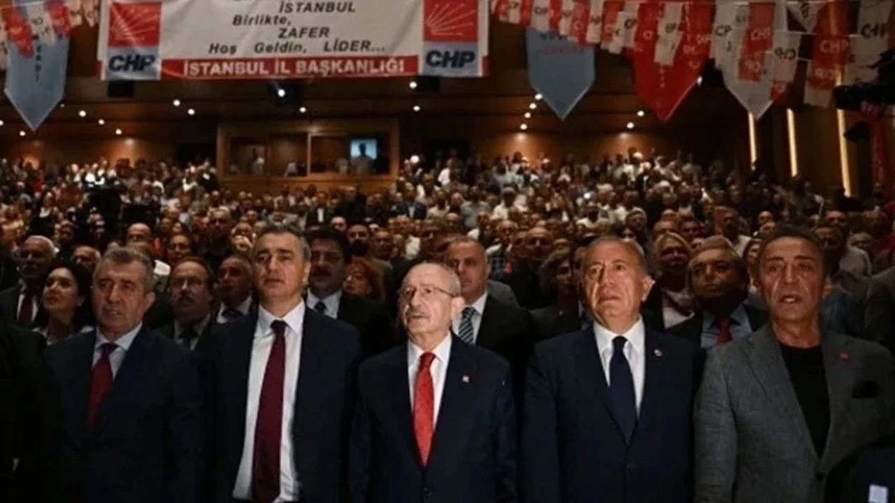 'Figüran' haberi CHP'de rahatsızlık yarattı! 'Kirli medya, tetikçisiniz'