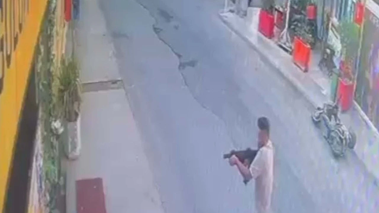 Eski sevgilisinin çalıştığı mekanı bastı! Pompalı tüfekle dehşet: Rastgele ateş açtı