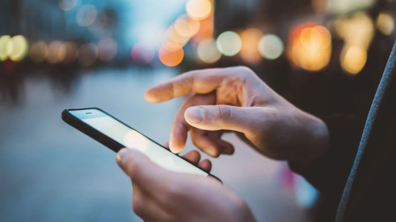 Yapay zeka ucuz telefonları bitiriyor: 2027’de tarihe karışabilirler