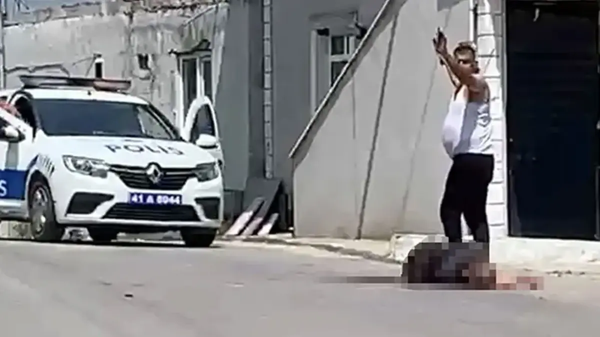 5 çocuk annesi kadın eşi tarafından sokakta defalarca bıçaklandı