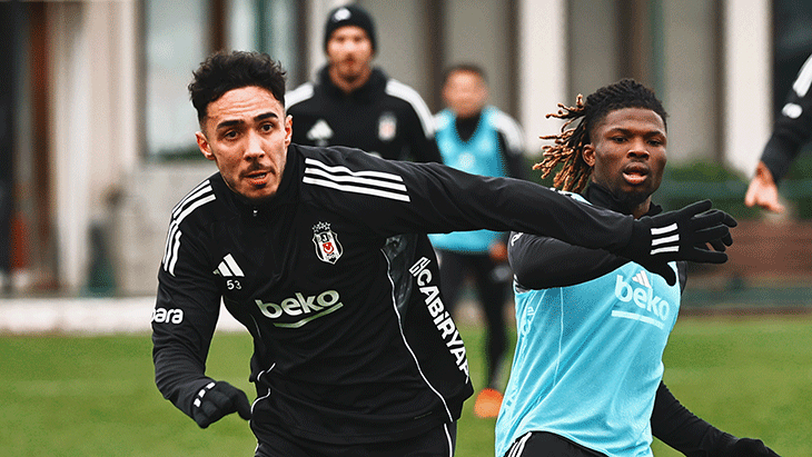 Beşiktaş'ta Emirhan Topçu'ya sürpriz talip!