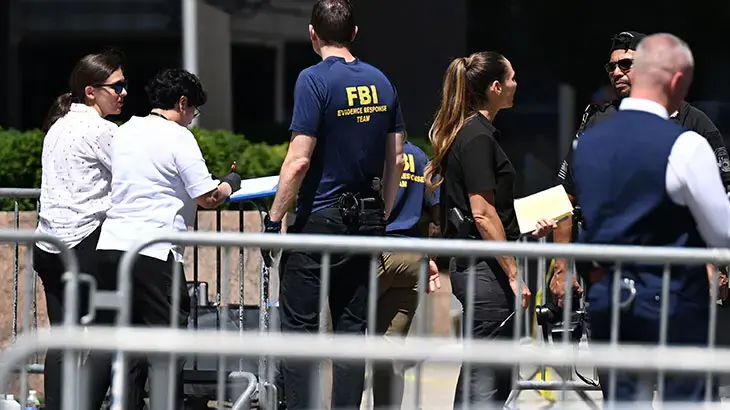 New York'ta ICE ve FBI binası önünde saldırı düzenleyen şüpheli gözaltına alındı