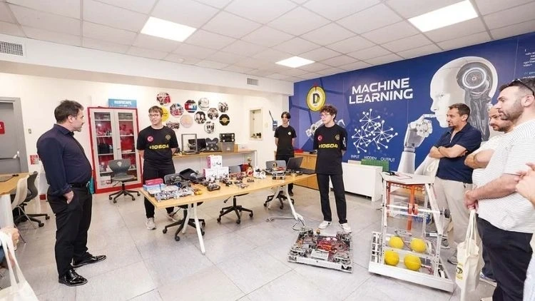 Demirören Medya ve Teknoloji MTAL adaylara kapılarını açtı