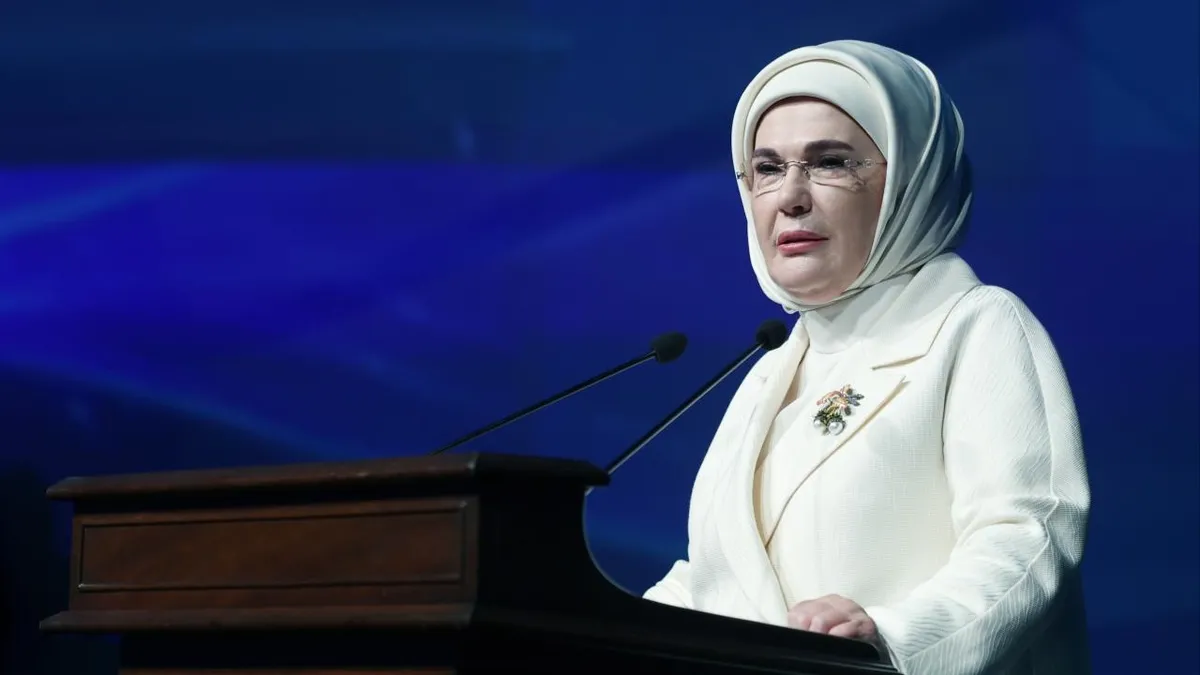 Emine Erdoğan'dan babalar gününde anlamlı mesaj