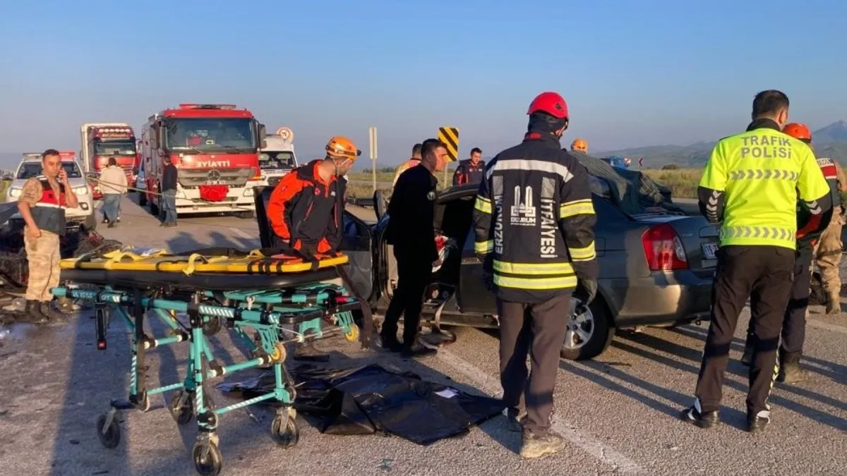 Erzurum'da otomobil kamyonete çarptı: 3 ölü 3 yaralı