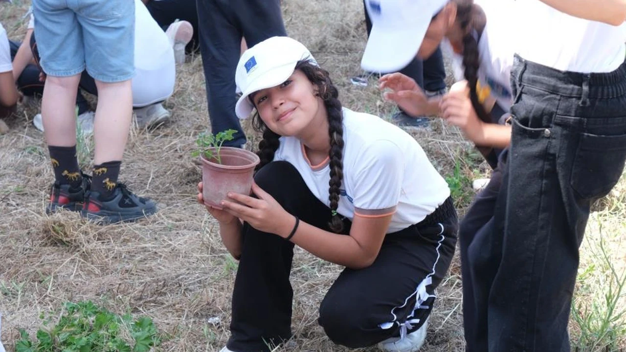Bursa’da minikler fide dikti