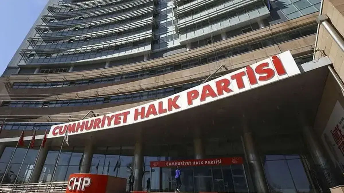 CHP'de 8 il başkanı daha görevden alındı