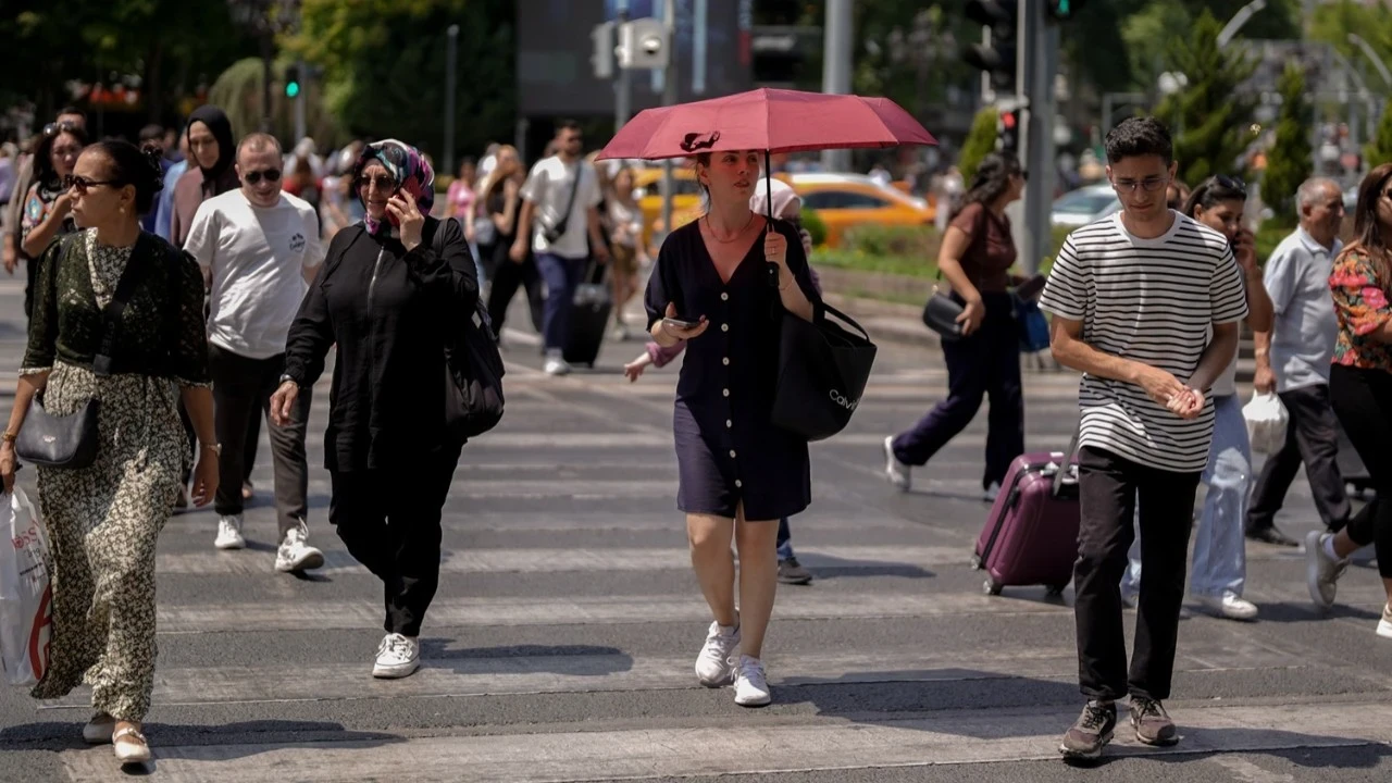 Sıcaklık değil, nem bunaltacak: İstanbul'a yarın için kritik uyarı