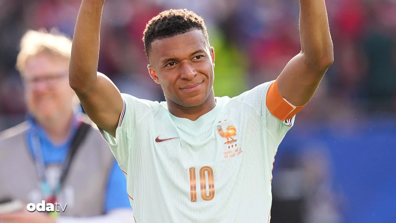 Mbappe kilidi açtı: İlk yarı finalist oldu