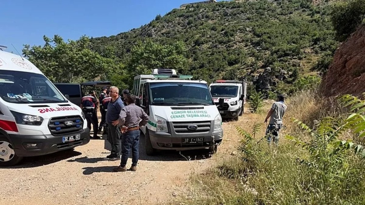 Isparta ve Afyonkarahisar'ı yasa boğan ölüm! Otomobilde cansız bedenleri bulunmuştu! Sır olayda ilk perde: Ön otopsi raporuna göre…