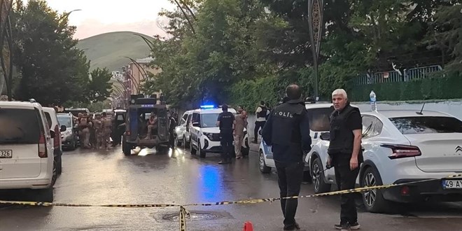Kardeşini ve polisi yaralayan şüpheli operasyonla etkisiz hale getirildi