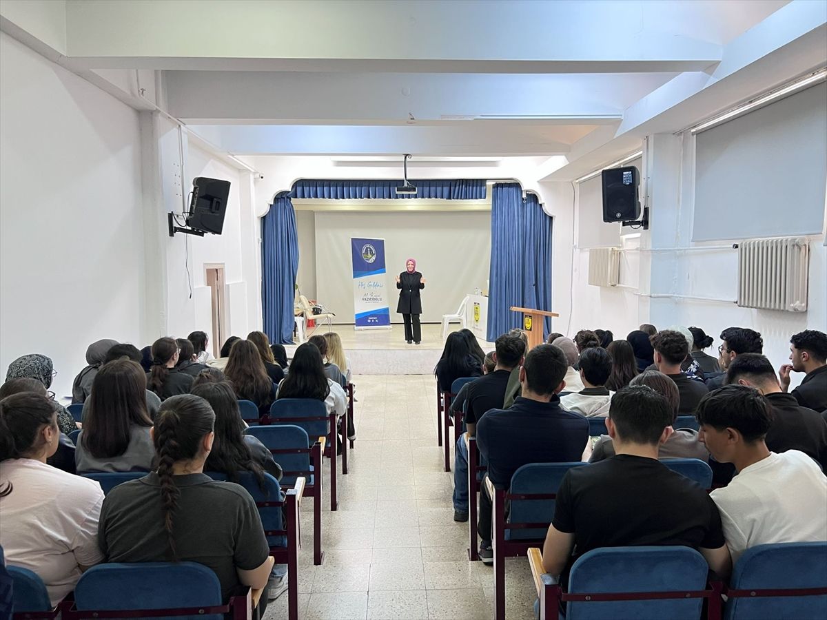 Tokat'ta "Sınav Kaygısı ve Stres Yönetimi" konulu seminerler düzenlendi