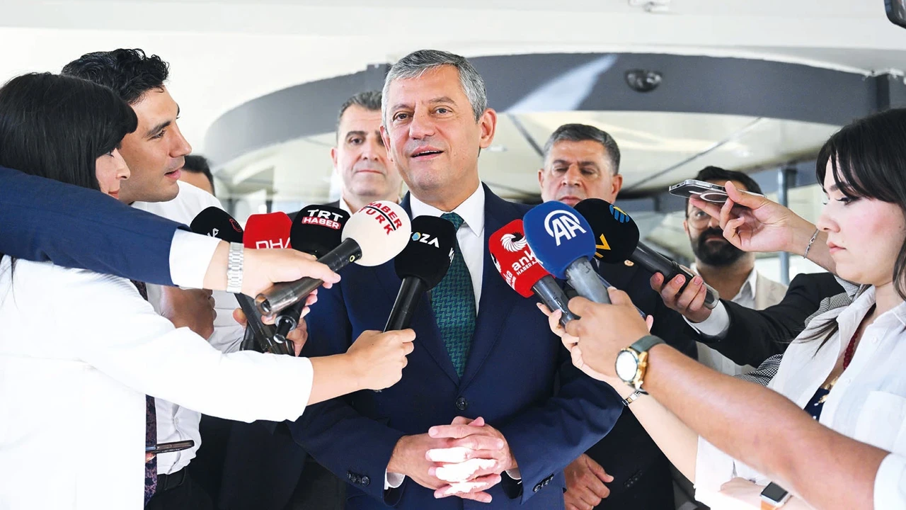 Yeni partinin kuruluşu için zamana karşı yarış