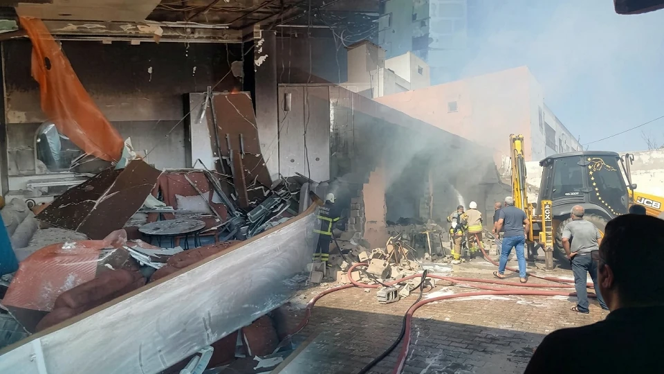 Hatay Reyhanlı'da korkutan yangın: Alevlere teslim olan iş yeri kullanılmaz hale geldi | YEREL HABERLER