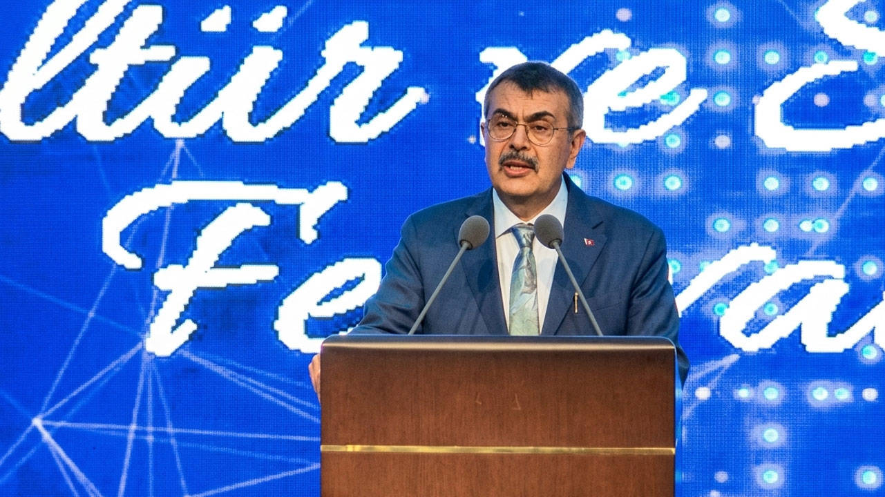 Çocuğunu özel okula göndermişti: Yusuf Tekin’den imam hatiplere övgü