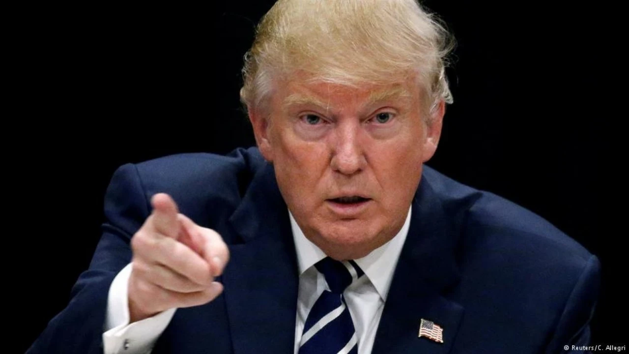Trump, Senatoda savaş yetkileri tasarısının onaylanmasının "düşmana yardım sağladığını" savundu
