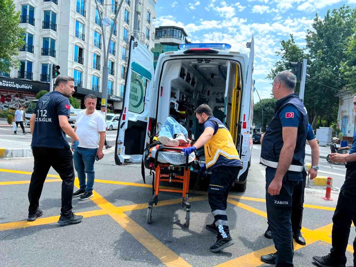 Batman'da motosiklet yayaya çarptı: 2 yaralı