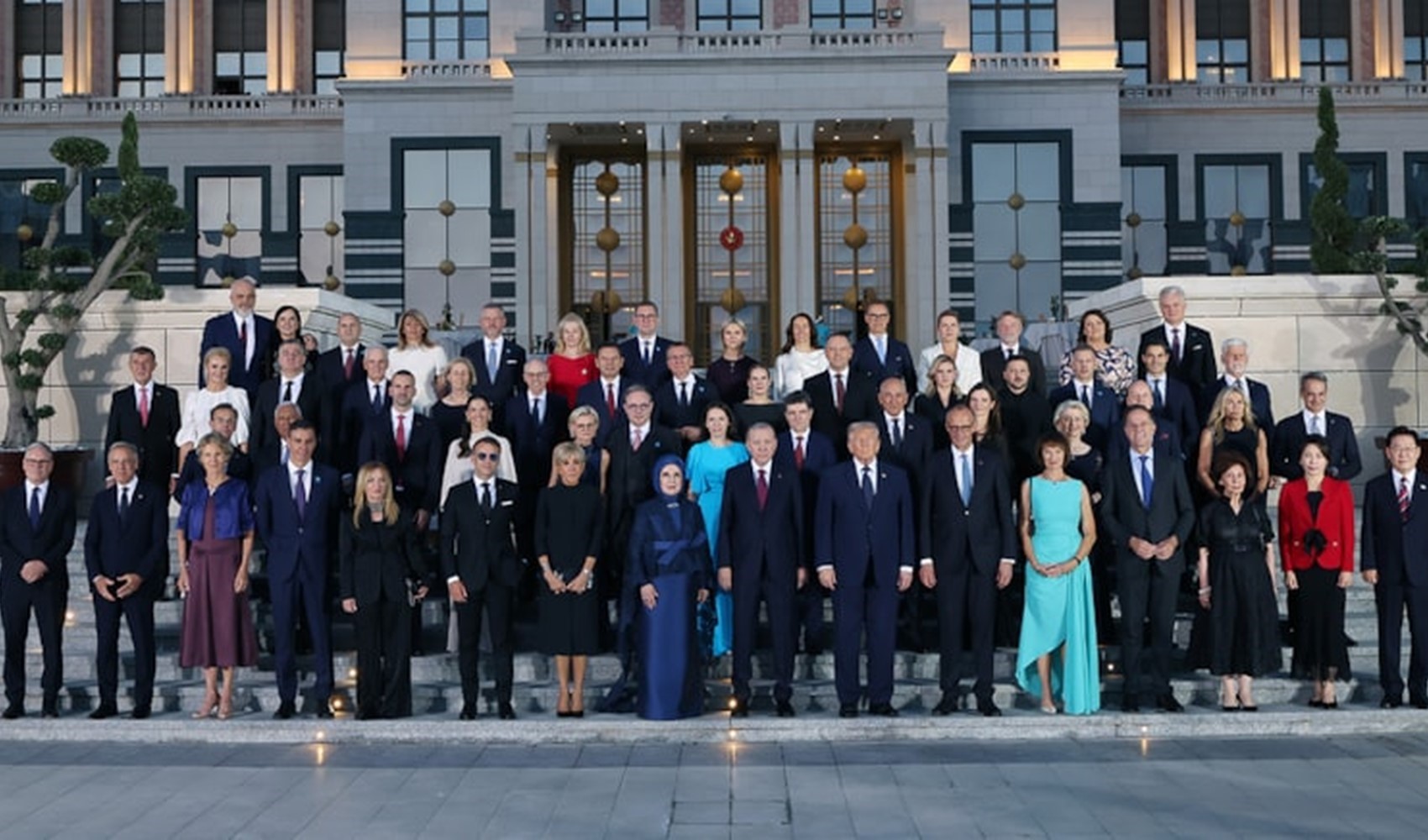 NATO’da liderler zirvesinin akıbeti belirsiz