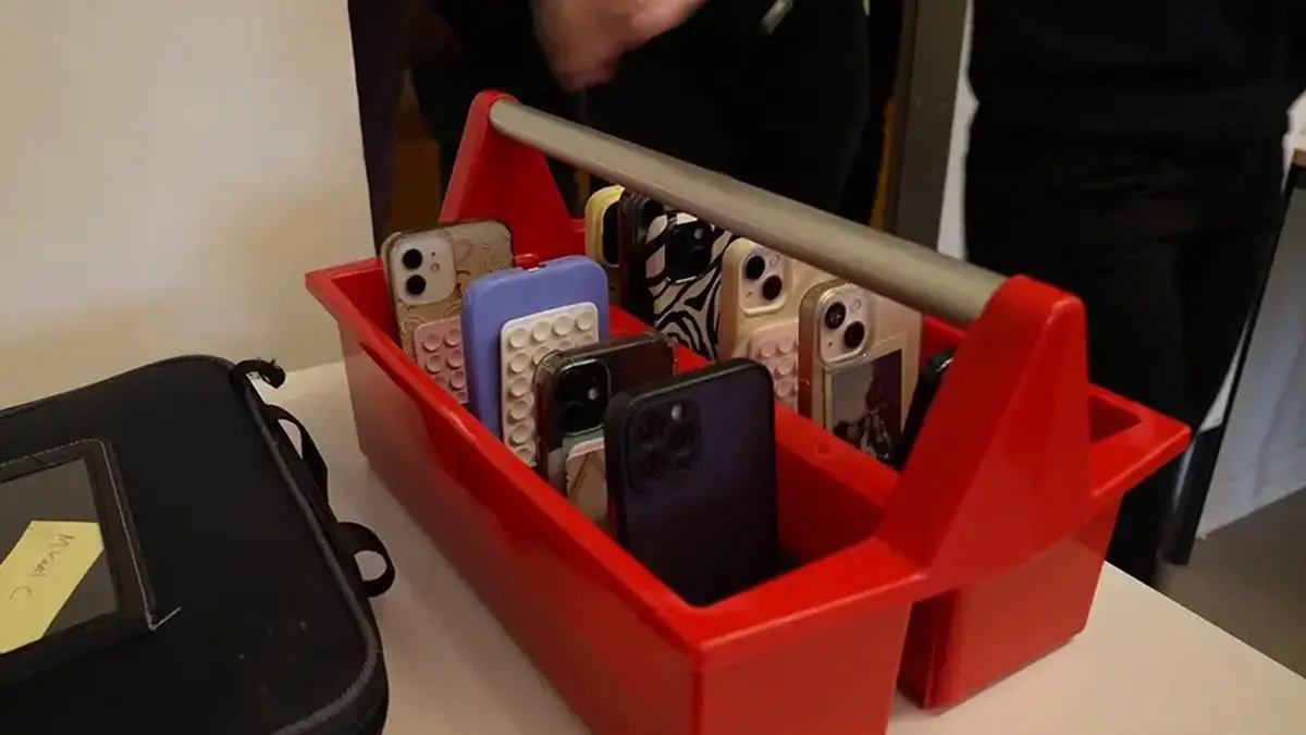 İsveç'te okullarda telefon yasağı