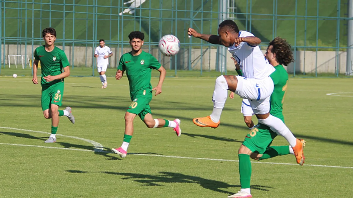 Amed Sportif Faaliyetler hazırlık maçında 2 golle kayıp!