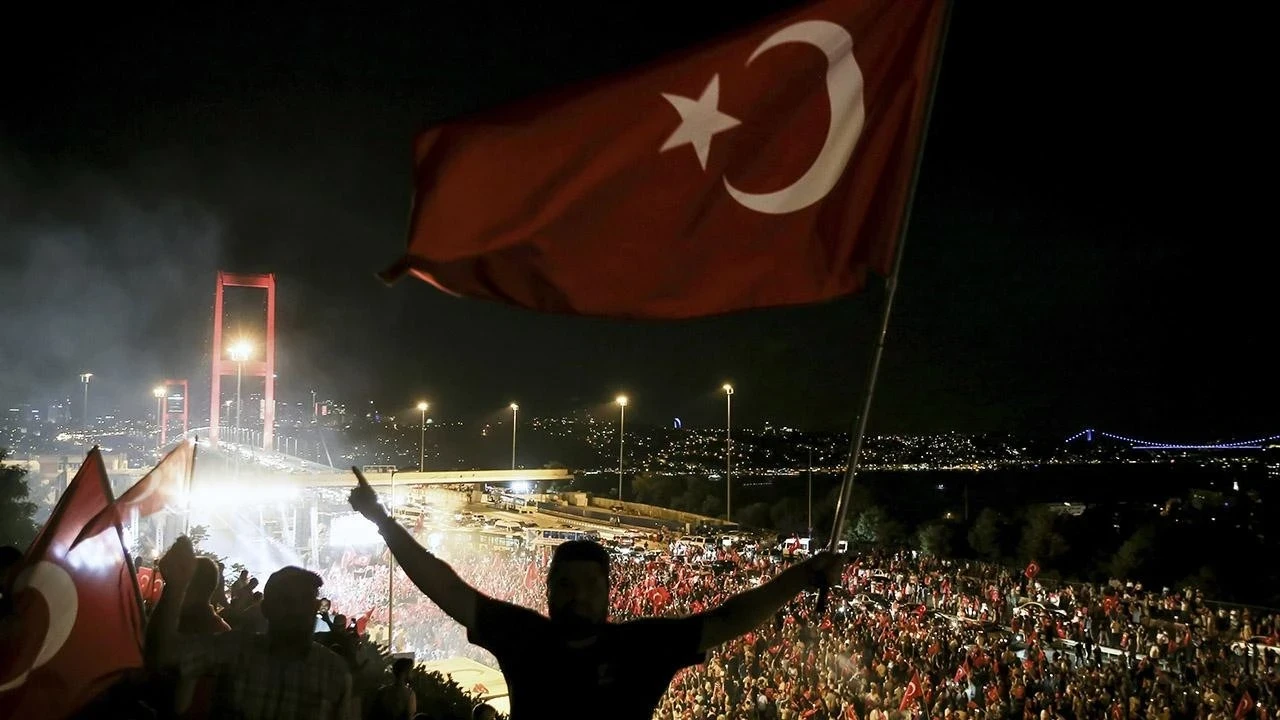 İş dünyasından 15 Temmuz mesajları: Egemenlik kayıtsız şartsız milletindir