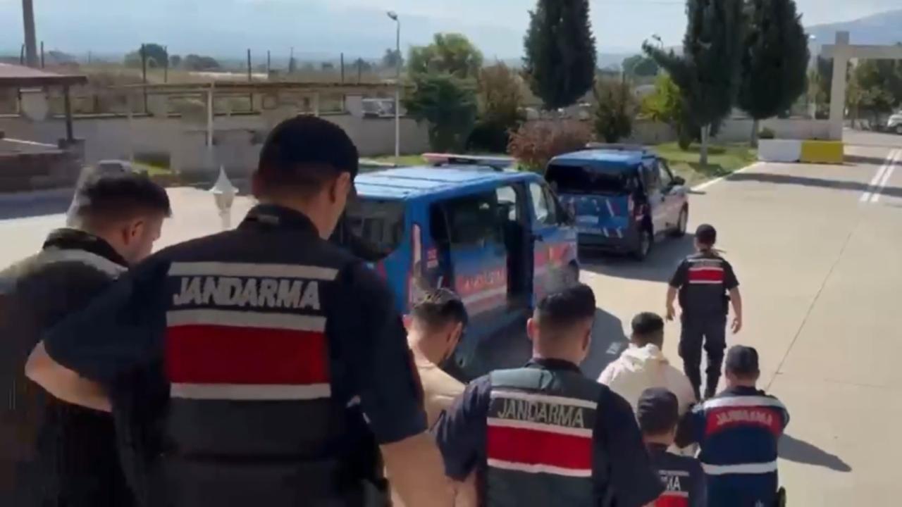 Uyuşturucu bulunduranlara 5 ilde operasyon: 341 gözaltı