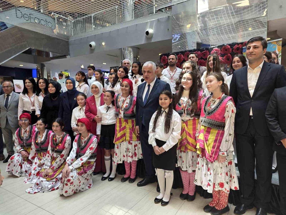 Kasım Aktaş ortaokulu'ndan yıl sonu sergisi