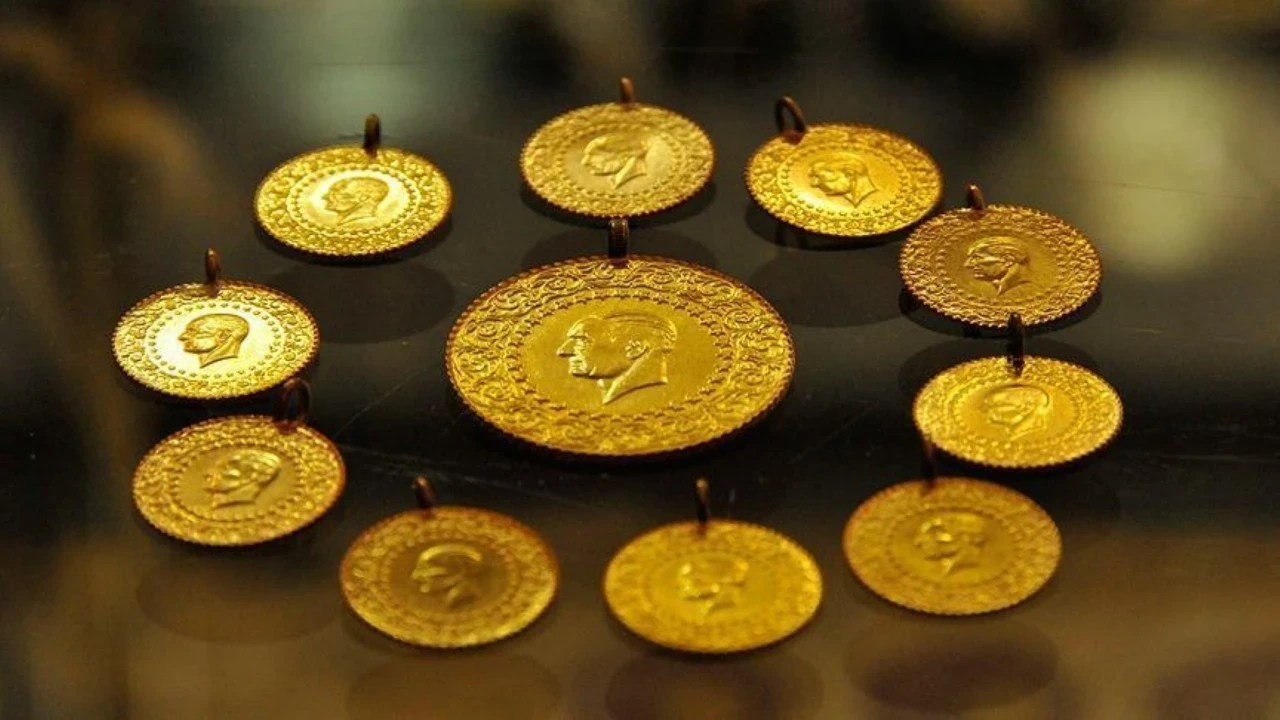 Bin 758 adet Cumhuriyet altınını dolandırıcılara teslim etti