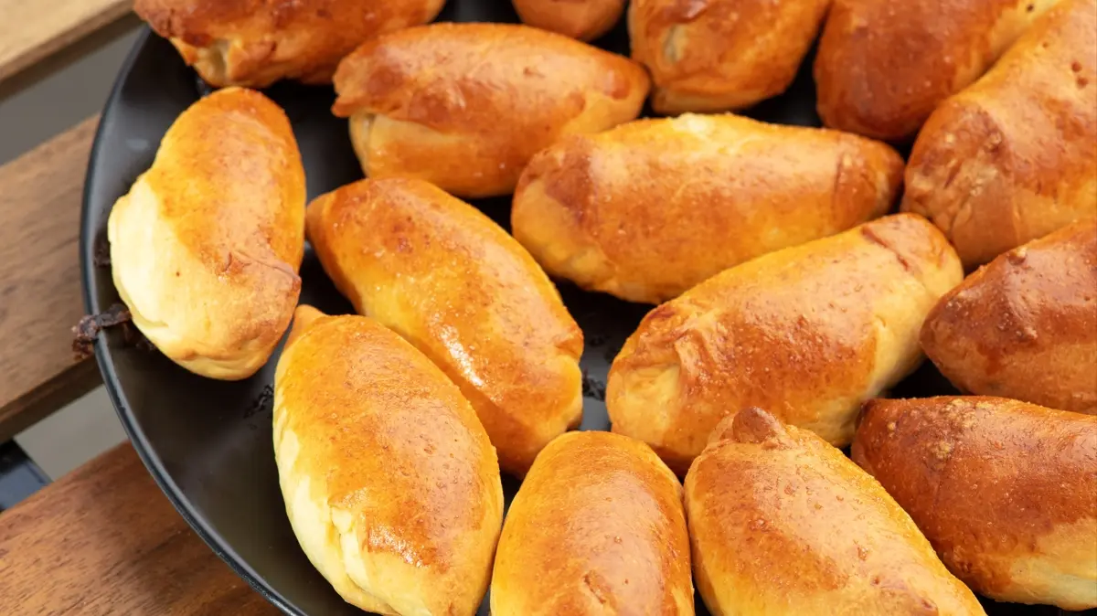 Kahvaltı sofralarının vazgeçilmezi: Yumuşacık pişi tarifi