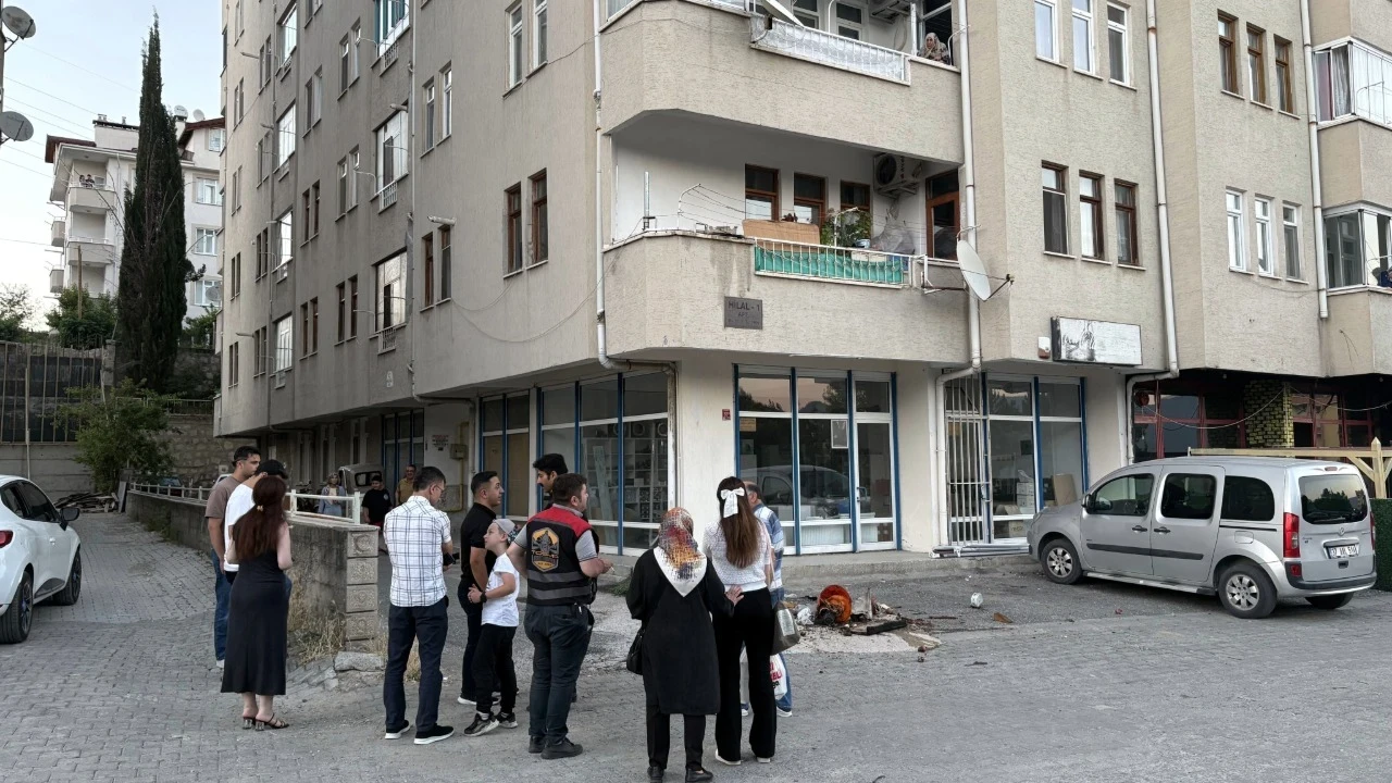 Saksıdan yangın çıktı