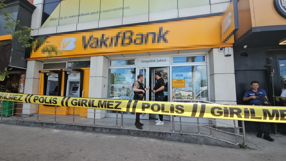 Zonguldak'ta evinin icradan satılmasına öfkelenen şüpheli bankada silahla ateş açtı | ZONGULDAK ASAYİŞ HABERLERİ