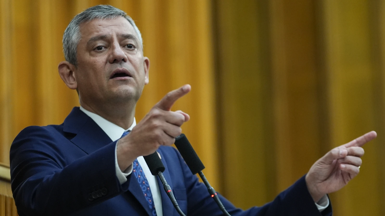 Özgür Özel masadaki senaryoları açıkladı: Sokakta iki ses var