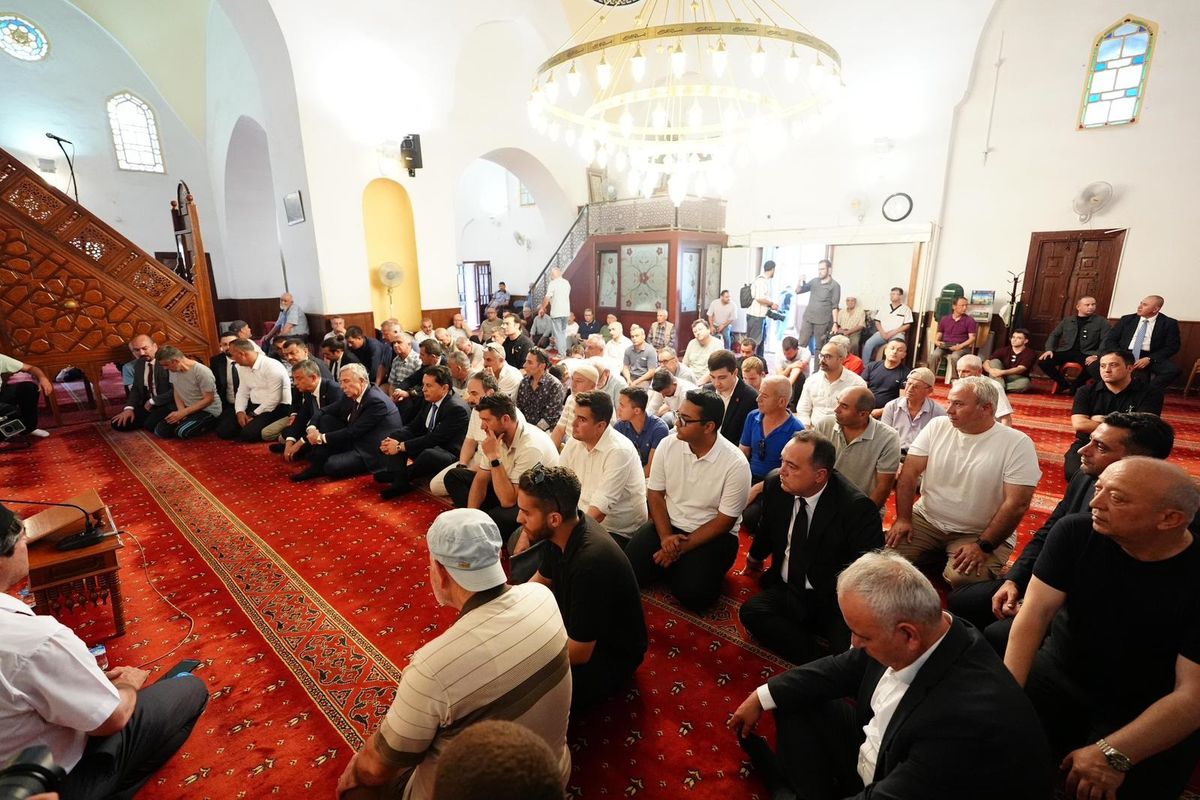 Özgür Özel ve Mansur Yavaş, Ferdi Zeyrek için okutulan Mevlid-i Şerife katıldı