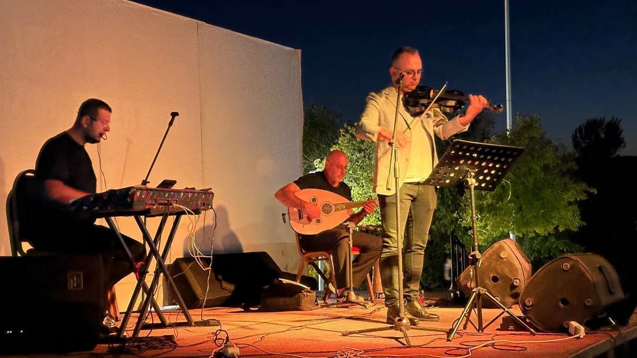 Osmaneli’nde Harun Atapay ve orkestrası sahne aldı