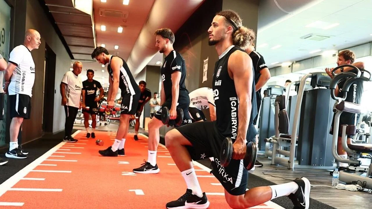 Beşiktaş, salonda çalıştı