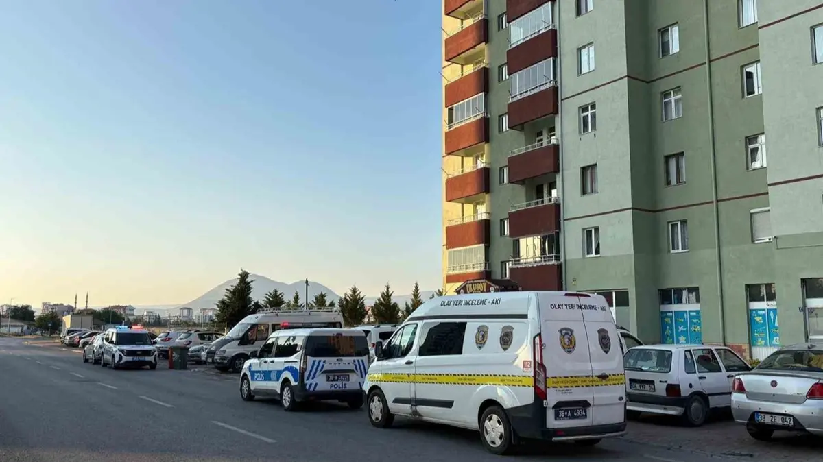 Kayseri'de şüpheli ölüm! Oğlunu evin salonunda ölü buldu