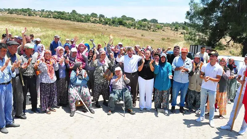 Manisa'da köylülerden 'mezarlık' eylemi