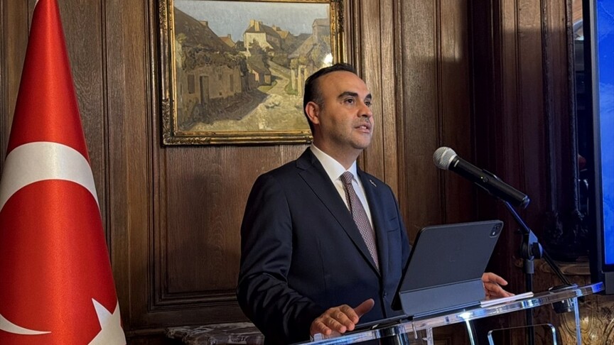 Bakan Kacır: Fransız yatırımcıları stratejik bir ortak olarak Türkiye'yi tercih etmeye davet ediyoruz
