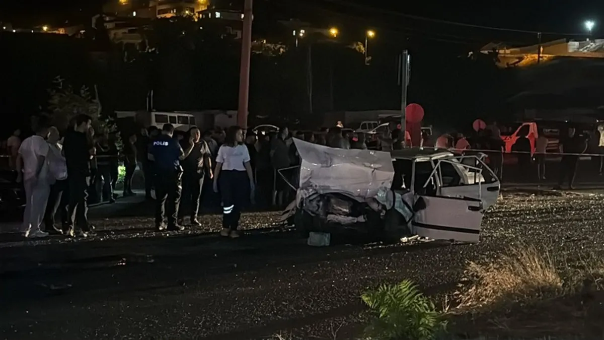 Adana’da kırmızı ışıkta feci kaza: 1 ölü, 3 yaralı