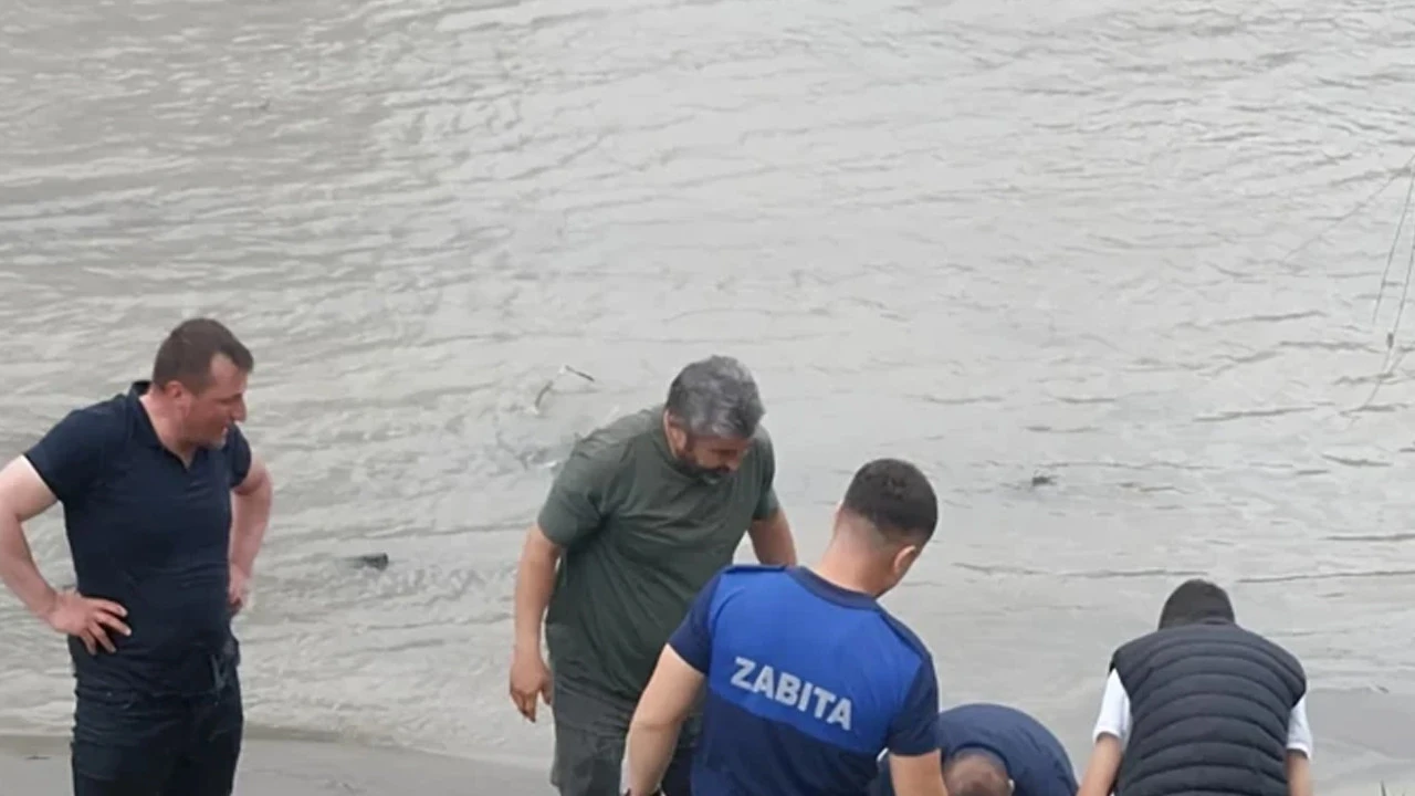 Kastamonu'da ırmağa düşen çocuk kurtarıldı