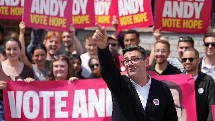 İngiltere'de başbakanlığın en büyük adayı: 'Kuzeyin kralı' Andy Burnham