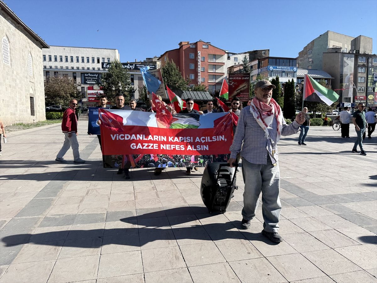Erzurum'da sağlıkçılar Gazze için sessiz yürüyüşlerini 136. haftada sürdürdü