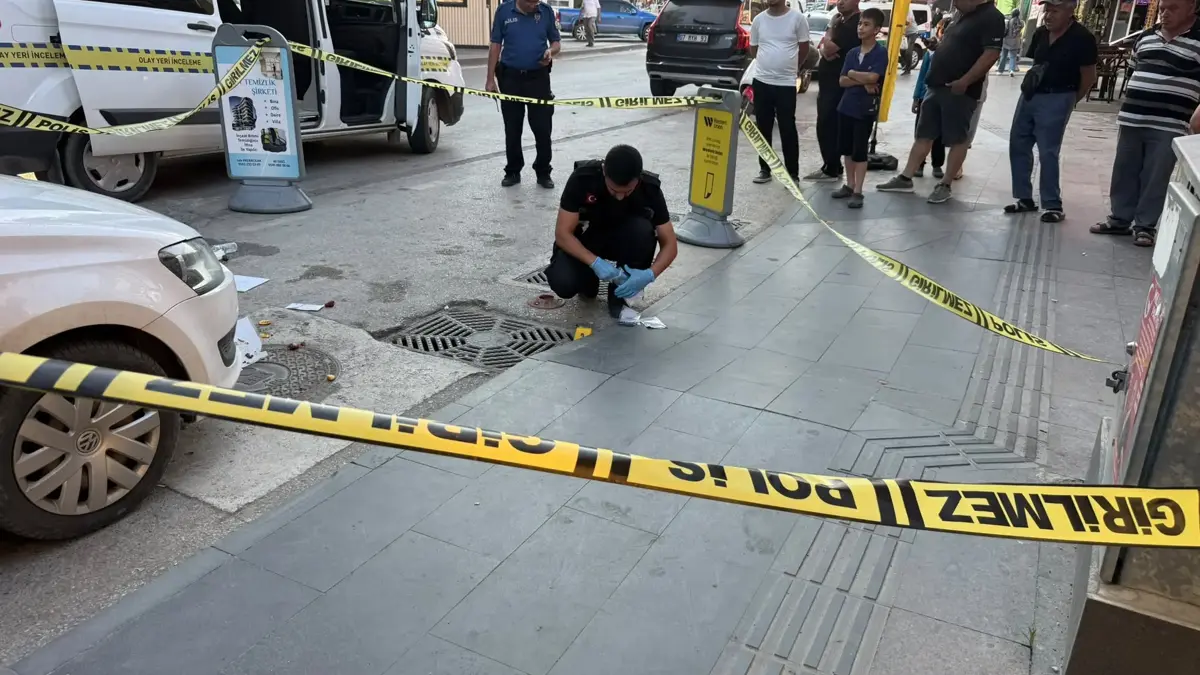 Doğum günü pastası kana bulandı! Pastane çıkışı silahlı saldırıya uğradı