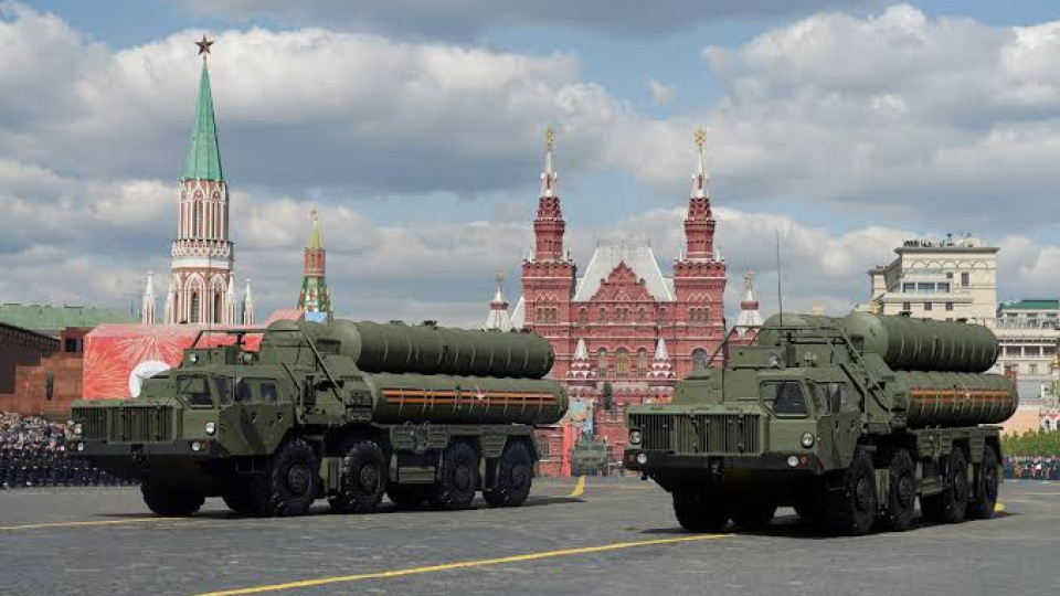 Son dakika: Kremlin'den S-400 açıklaması: Türkiye ile temas halindeyiz