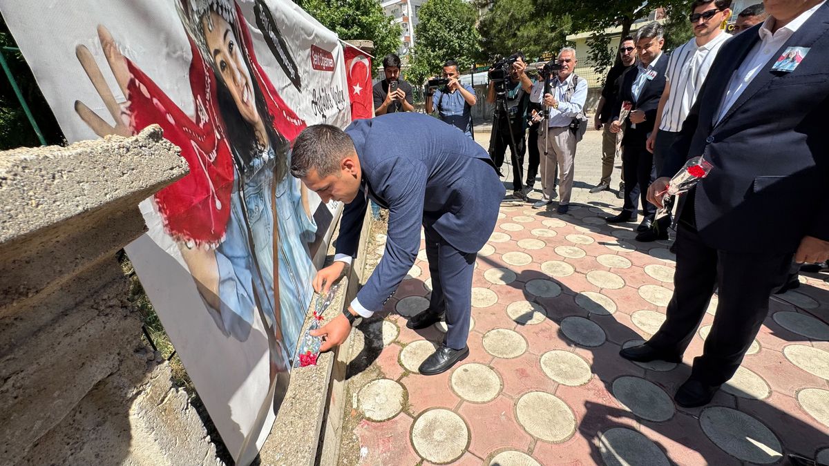Şehit öğretmen Şenay Aybüke Yalçın ve kahraman jandarmalar anıldı