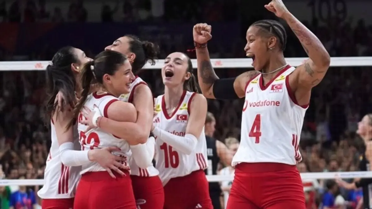 Sultanlar'dan müthiş başlangıç! Polonya'yı 3-1 ile geçtiler