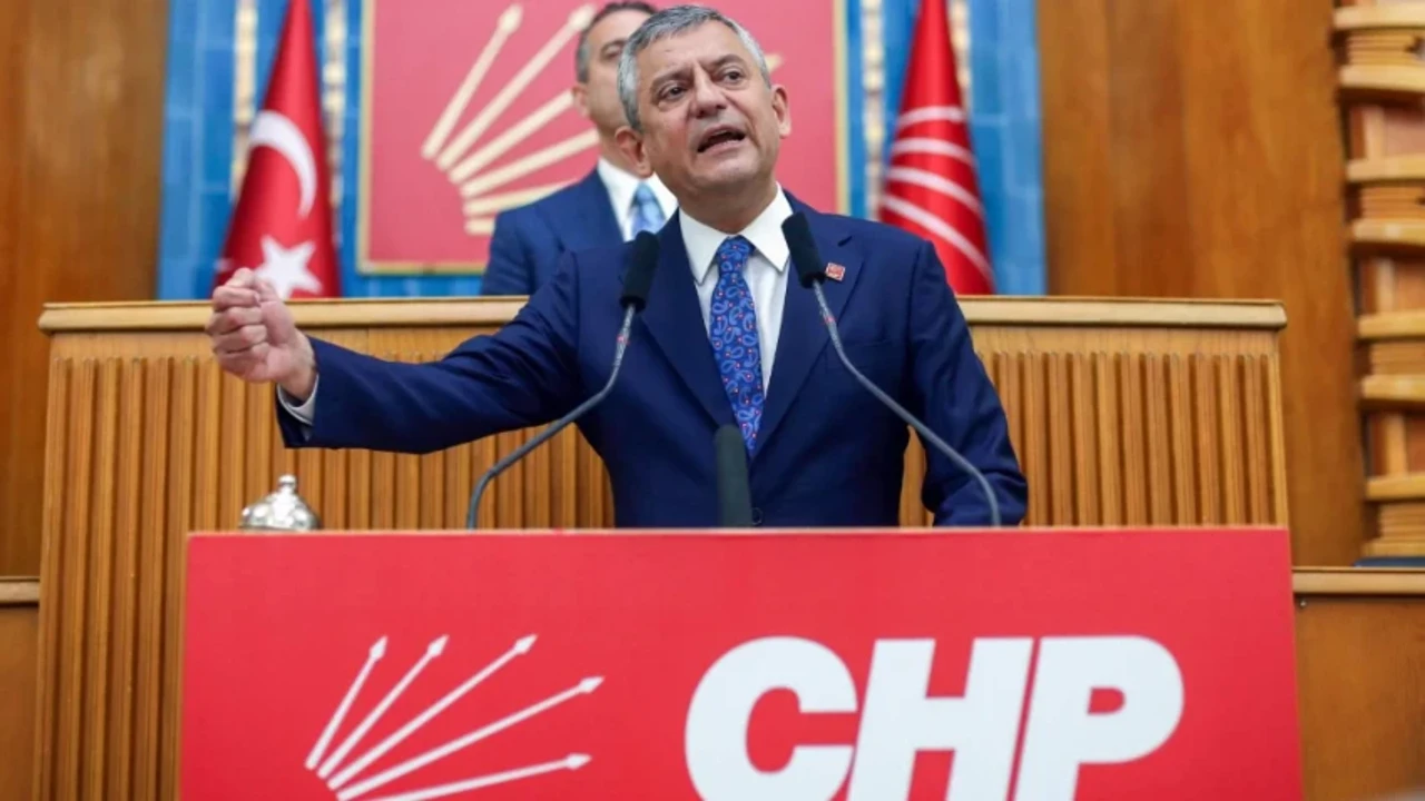 Özgür Özel'den grup toplantısı kararı: Başvuru yapıldı, salı günü kürsüye çıkacak