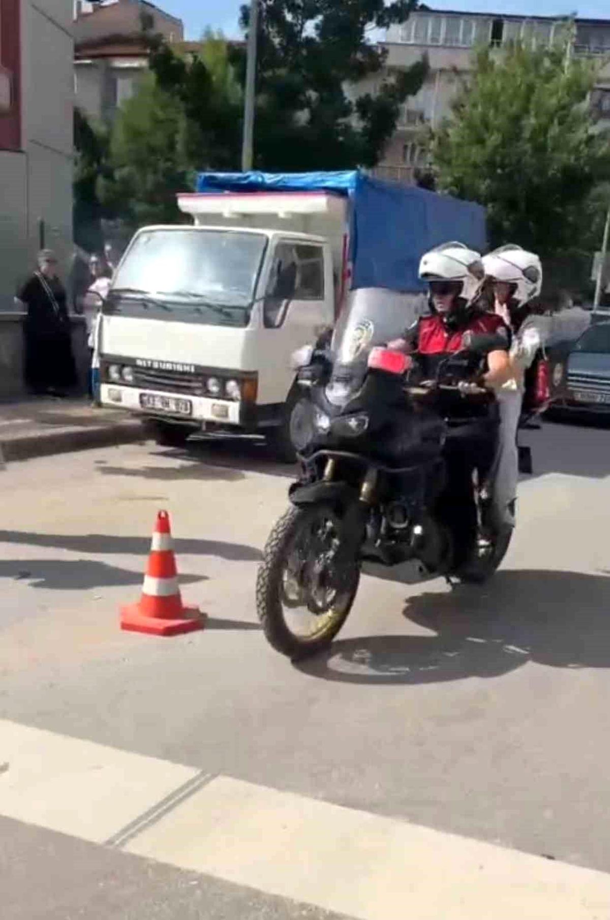 Kütahya'da LGS'ye yetişemeyen öğrencilerin imdadına Yunus Timleri yetişti