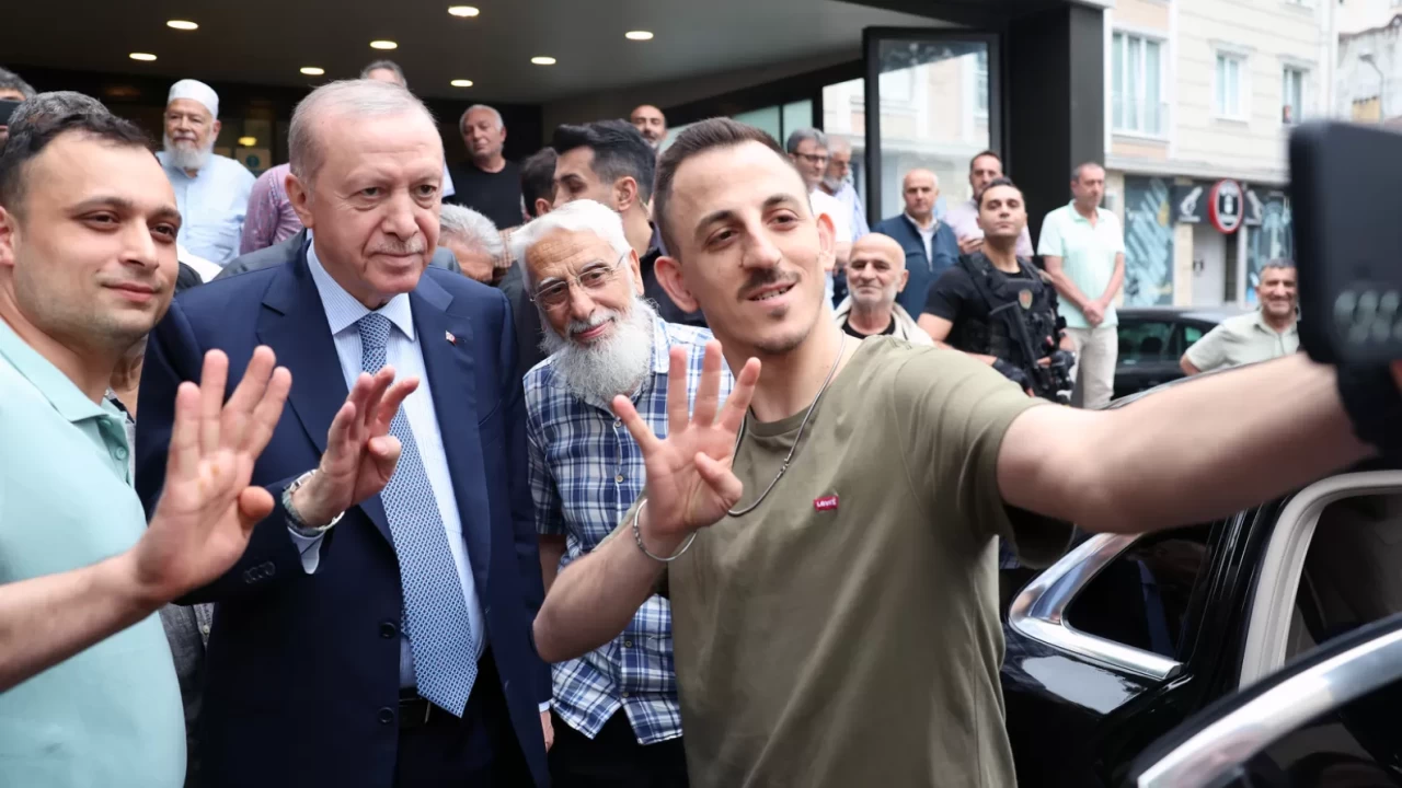 Cumhurbaşkanı Erdoğan'dan Beyoğlu'nda sürpriz ziyaret!